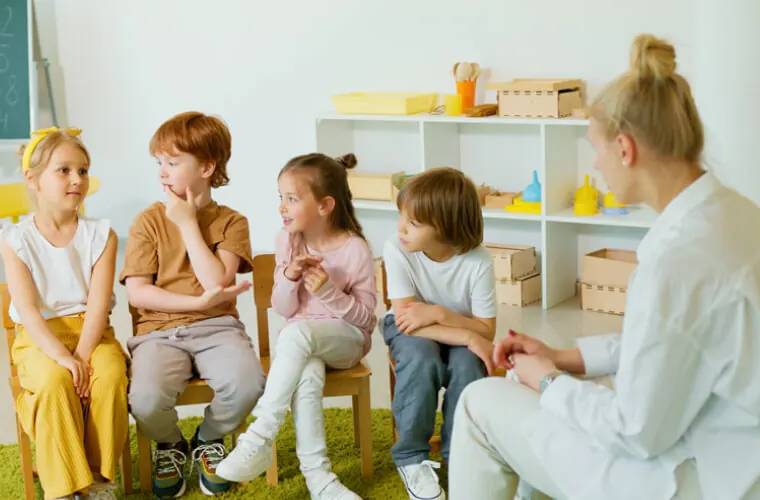 Le protocole Covid en MAM comprend des mesures de distanciation physique renforcées
