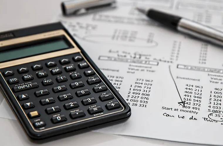 Utilisez notre simulateur de calcul de congés payés d’assistant maternel pour vous aider