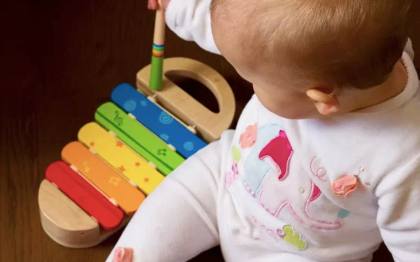 Sensibiliser Bébé aux Sons Avec l'Eveil Musical