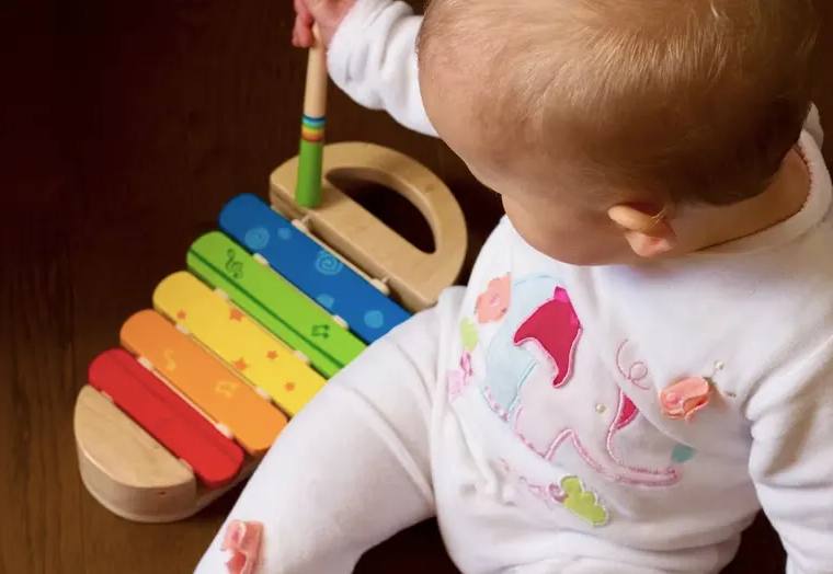 Sensibiliser Bébé aux Sons Avec l'Eveil Musical