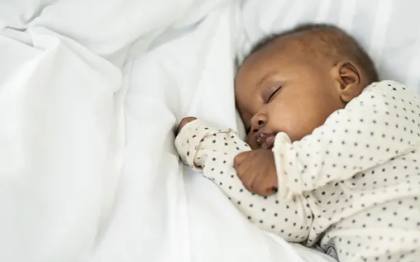 Bisous, Câlins, Histoires... Zoom sur Le Rituel Du Coucher Avec Bébé