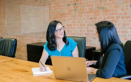 Oral VAE assistant de service social : préparer l'entretien avec le jury