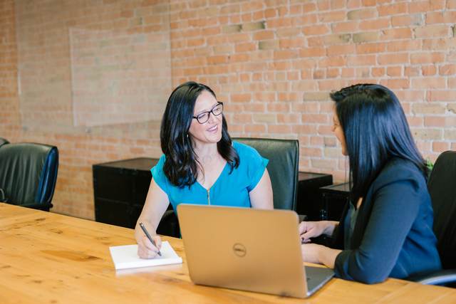Oral VAE assistant de service social : préparer l'entretien avec le jury