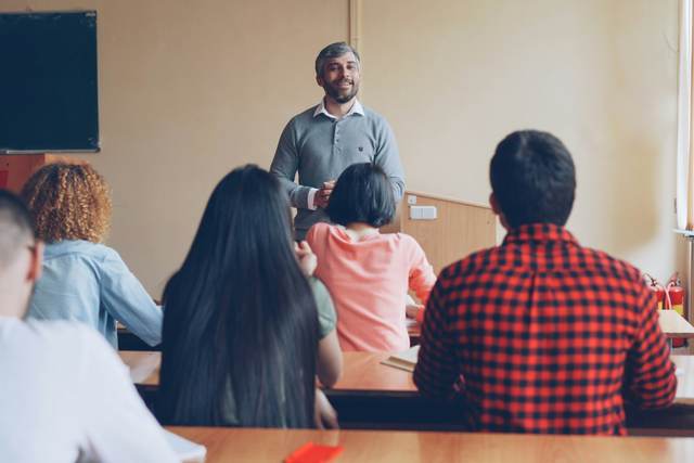 VAE ou formation : comment devenir assistant de service social ?